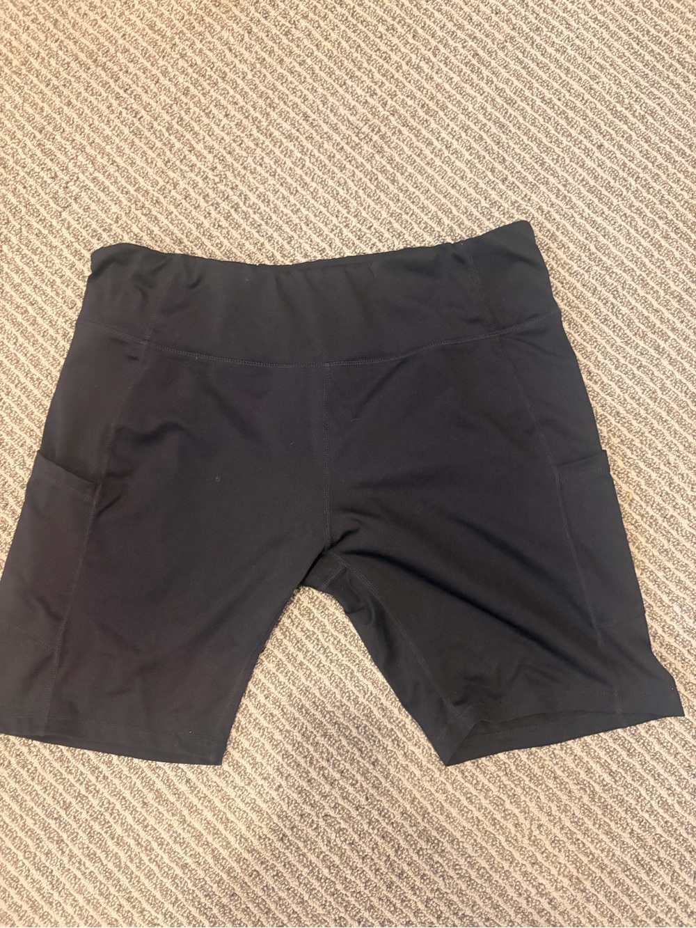 High-Waist Black Women’s Bike Shorts with Side Pockets